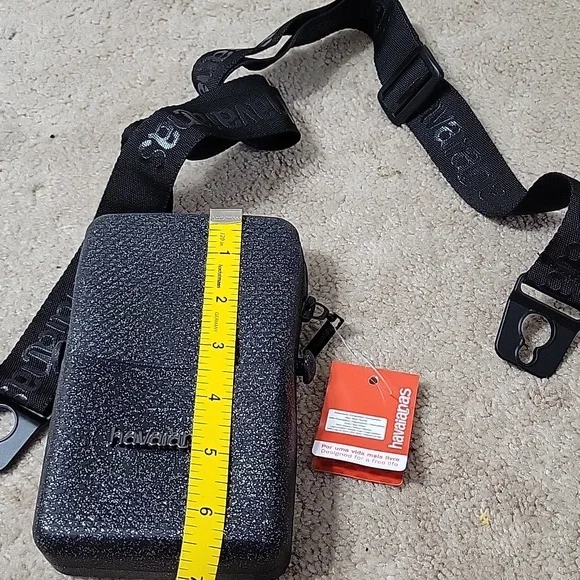 Havaianas Gray Camera Case with Strap - Picture 6 of 6